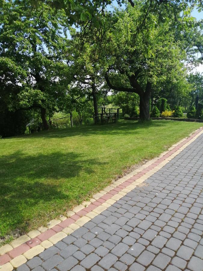 Villa Dom Pod Jabloniami Lukowica Exterior foto