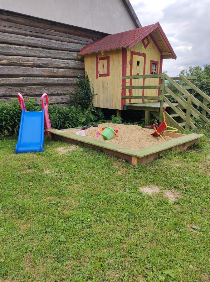 Villa Dom Pod Jabloniami Lukowica Exterior foto
