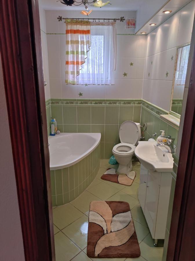 Villa Dom Pod Jabloniami Lukowica Exterior foto