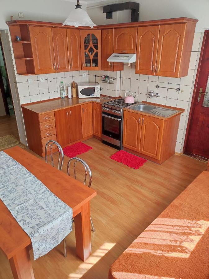 Villa Dom Pod Jabloniami Lukowica Exterior foto