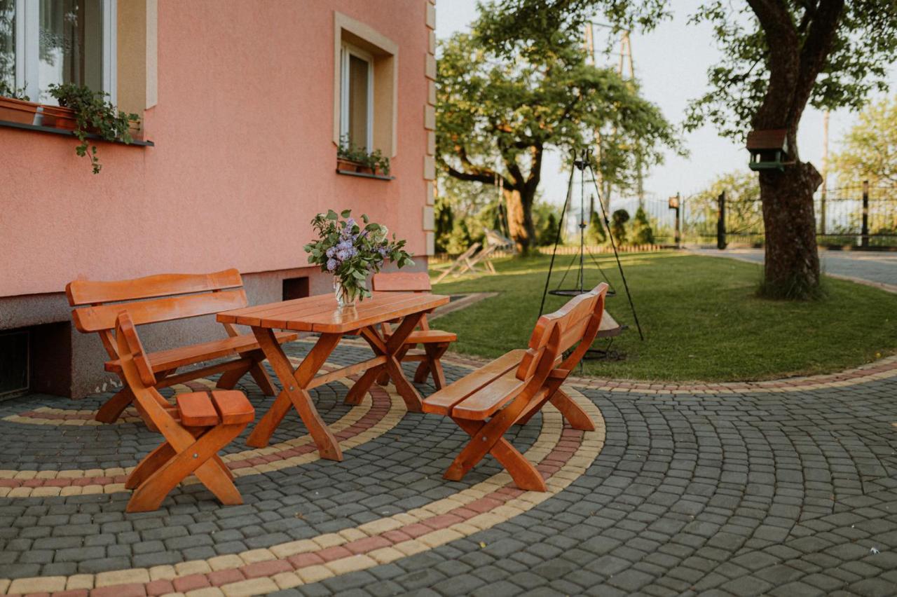 Villa Dom Pod Jabloniami Lukowica Exterior foto