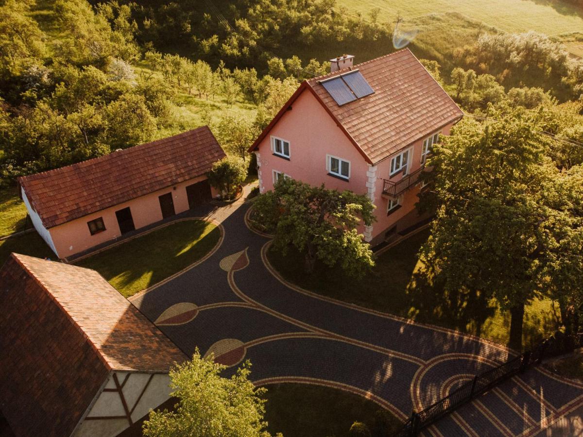 Villa Dom Pod Jabloniami Lukowica Exterior foto